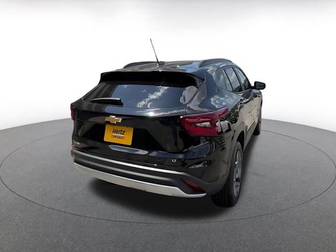 Used 2025 Chevrolet Trax LT FWD image 13