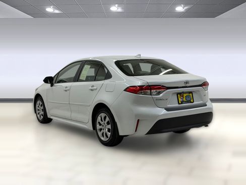 Used 2023 Toyota Corolla LE w/ Carpet Mat Package (TMS) FWD image 2