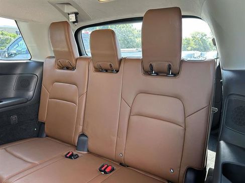 Used 2022 Nissan Pathfinder Platinum AWD/4WD image 10