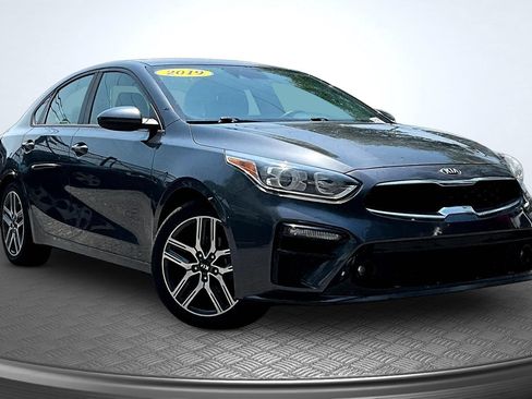 Used 2019 Kia Forte S FWD image 2