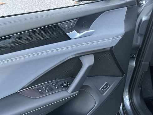 New 2026 Volkswagen Tiguan SE image 13