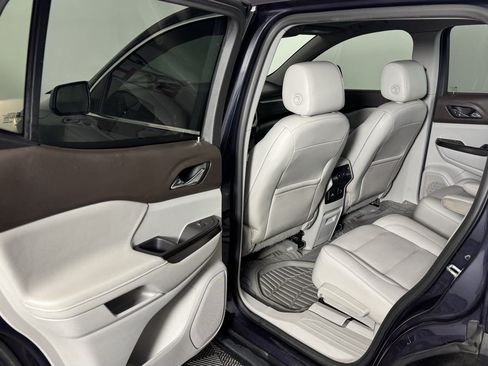 Used 2018 GMC Acadia SLT AWD/4WD image 30