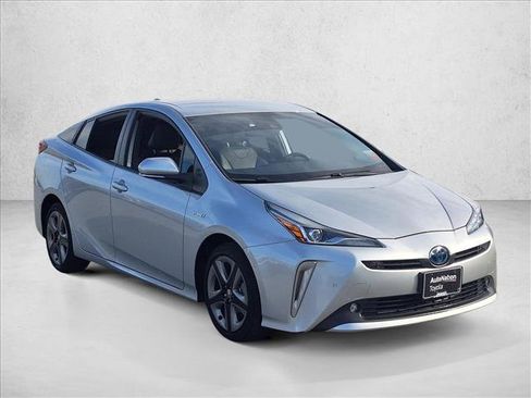 Certified 2022 Toyota Prius XLE image 3
