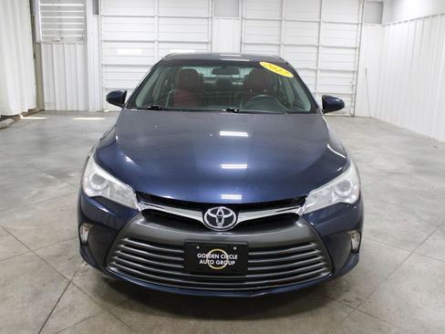 Used 2017 Toyota Camry LE image 3