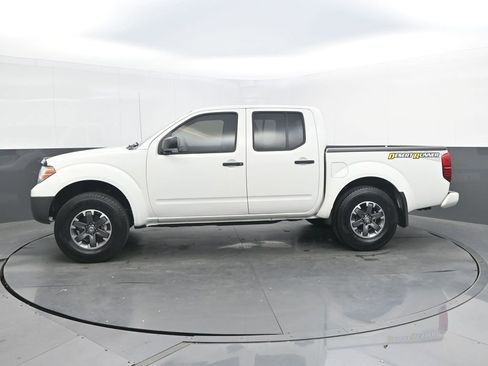 Used 2019 Nissan Frontier Desert Runner RWD image 2