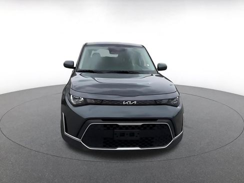 Used 2025 Kia Soul LX w/ LX Technology Package FWD image 4