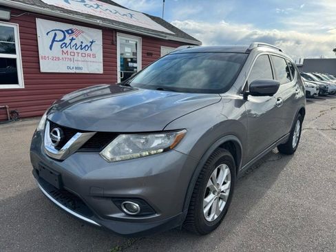 Used 2016 Nissan Rogue SV w/ SV Premium Package FWD image 1