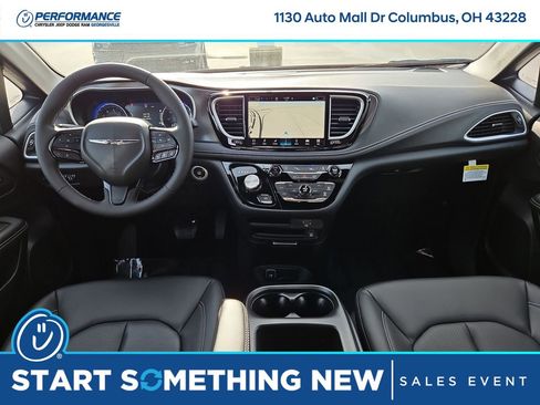 New 2026 Chrysler Pacifica Select image 18