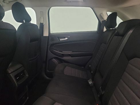Used 2020 Ford Edge SE FWD image 18