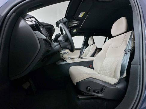 New 2026 Volvo XC90 B5 Core image 19