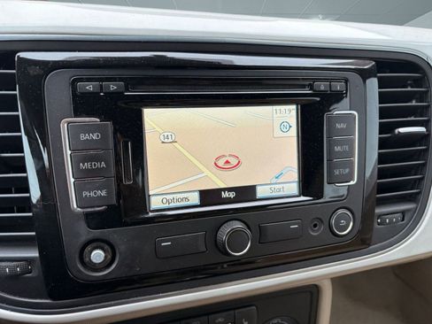 Used 2015 Volkswagen Beetle TDI image 29