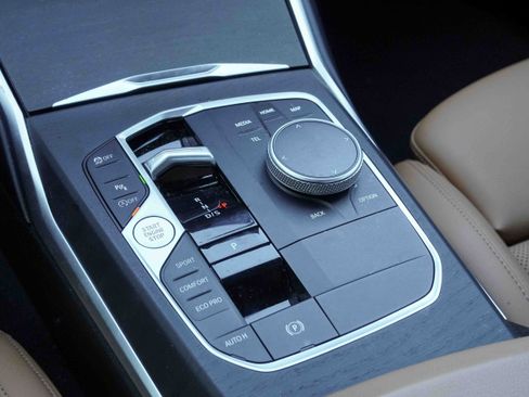 Used 2024 BMW 330i Sedan w/ Convenience Package image 29