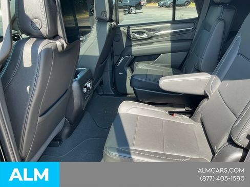 Used 2024 GMC Yukon Denali w/ Advanced Technology Package AWD/4WD image 11