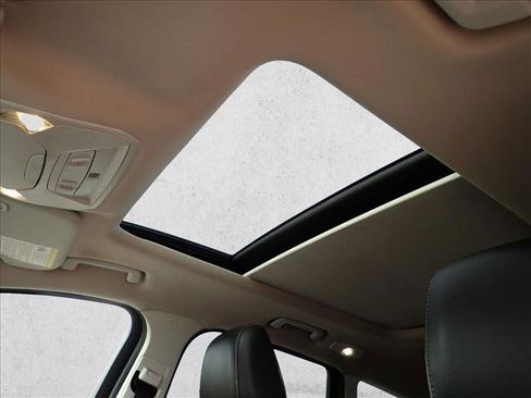 Used 2017 Ford Escape Titanium image 15