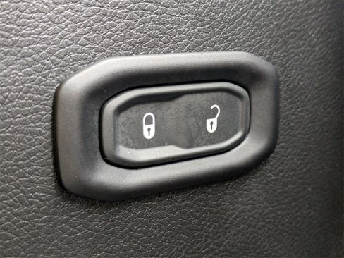 Used 2021 Jeep Wrangler Unlimited Sport image 23