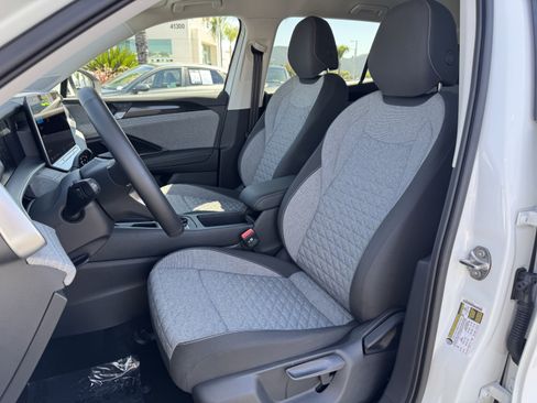 Certified 2025 Volkswagen Tiguan S FWD image 15