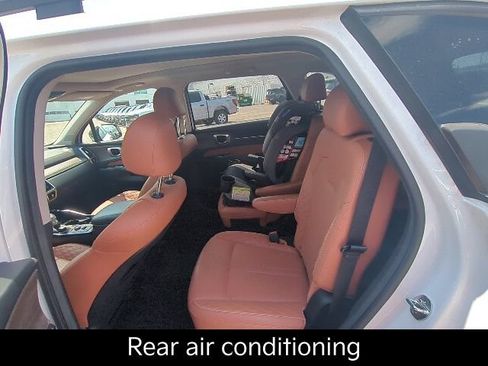 Used 2022 Kia Sorento SX Prestige w/ Rust Color Package AWD/4WD image 11