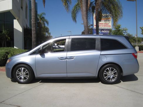 Used 2012 Honda Odyssey EX image 2