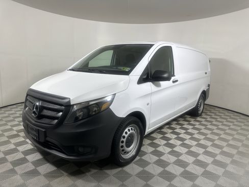 Used 2020 Mercedes-Benz Metris image 3