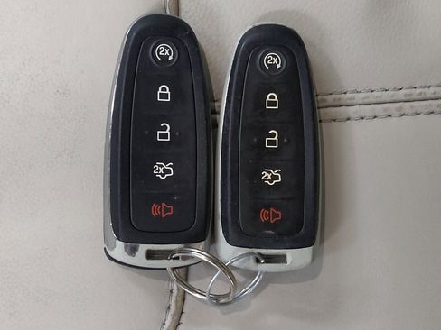 Used 2016 Ford Focus Titanium FWD image 32