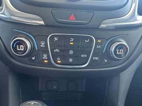 Used 2018 Chevrolet Equinox LT image 32