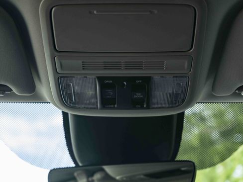 Certified 2025 Honda Odyssey Elite image 36