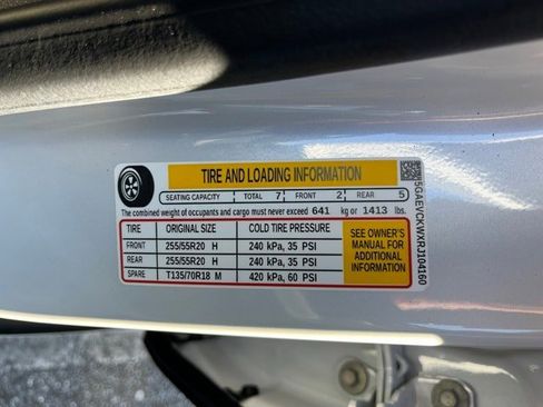 Used 2024 Buick Enclave Avenir w/ Avenir Technology Package image 15