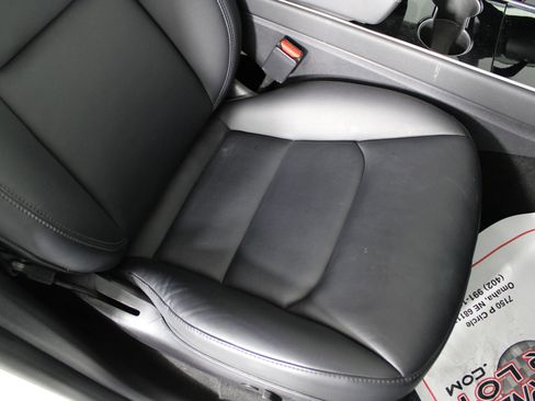 Used 2020 Tesla Model Y Long Range image 35