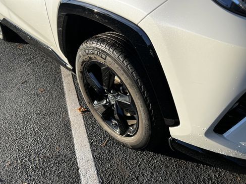 Used 2019 Toyota RAV4 XSE image 11