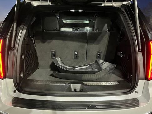 Used 2022 Chevrolet Tahoe High Country AWD/4WD image 8