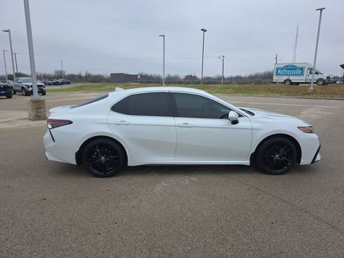 Used 2023 Toyota Camry XSE image 18