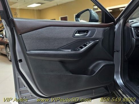 Used 2023 Nissan Rogue SV FWD image 11