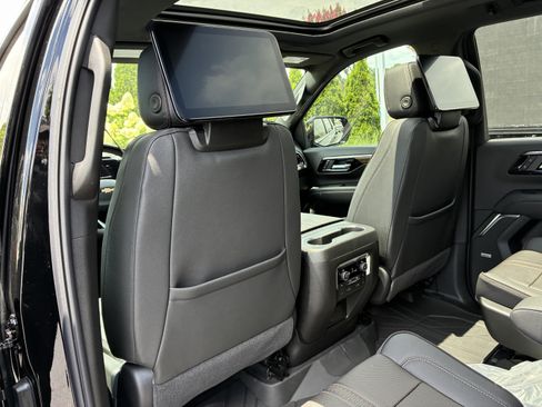 New 2026 Chevrolet Tahoe High Country AWD/4WD image 15