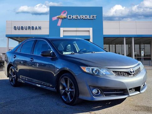 Used 2012 Toyota Camry SE image 3
