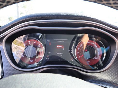 Used 2015 Dodge Challenger SRT Hellcat RWD image 79