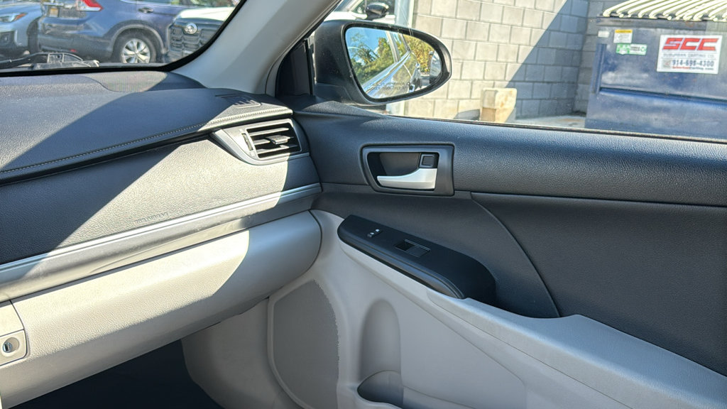 Used 2014 Toyota Camry LE FWD image 24