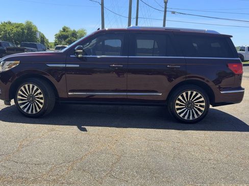 Used 2021 Lincoln Navigator Reserve w/ Luxury Package RWD image 3