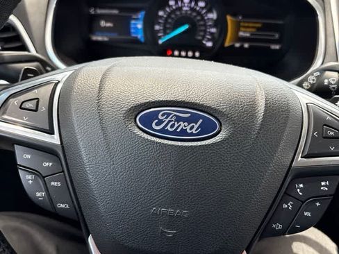 Used 2018 Ford Edge Titanium w/ Technology Package FWD image 13