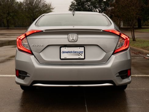Used 2019 Honda Civic EX image 8