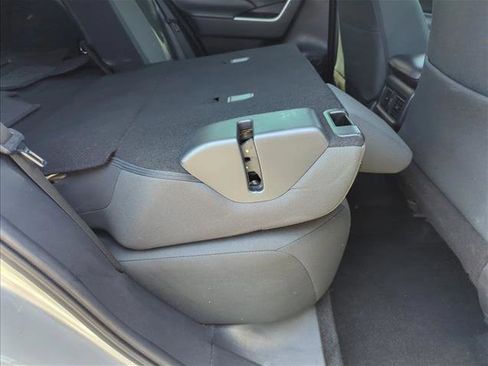 Used 2020 Toyota RAV4 XLE FWD image 22
