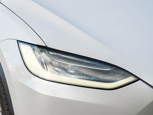 Used 2017 Tesla Model X 75D image 8