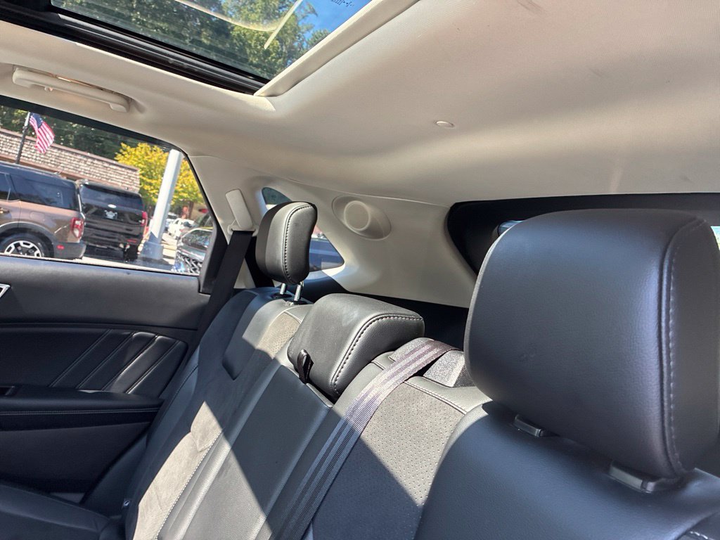 Used 2018 Ford Edge Sport w/ Equipment Group 401A AWD/4WD image 17