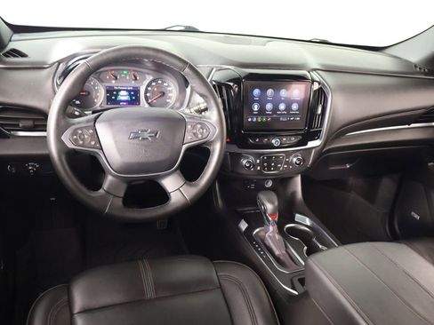 Used 2023 Chevrolet Traverse RS image 2