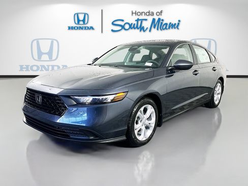 Certified 2025 Honda Accord LX image 3