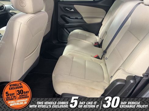 Used 2023 Chevrolet Traverse LS AWD/4WD image 17