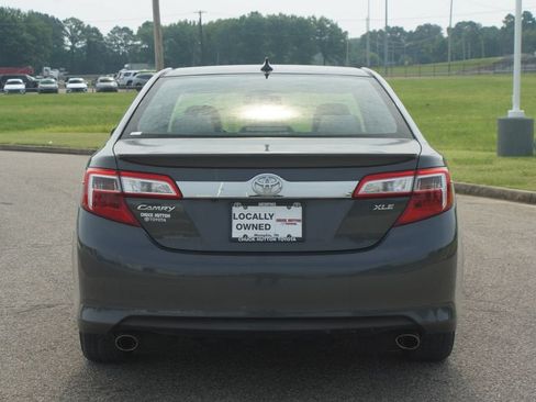 Used 2012 Toyota Camry XLE FWD image 3