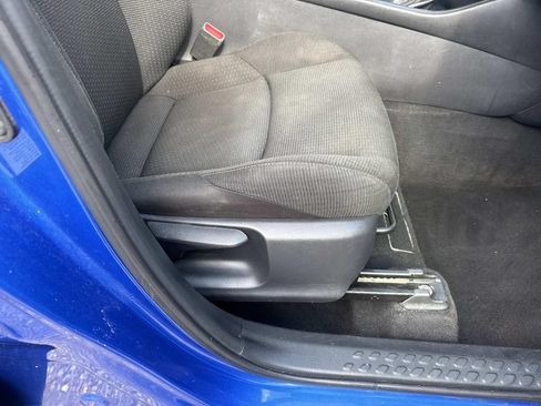 Used 2018 Toyota C-HR XLE FWD image 13