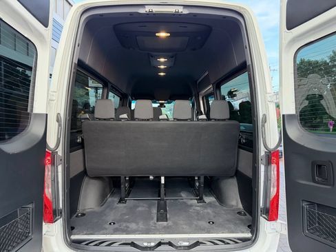 Used 2024 Mercedes-Benz Sprinter 2500 image 23