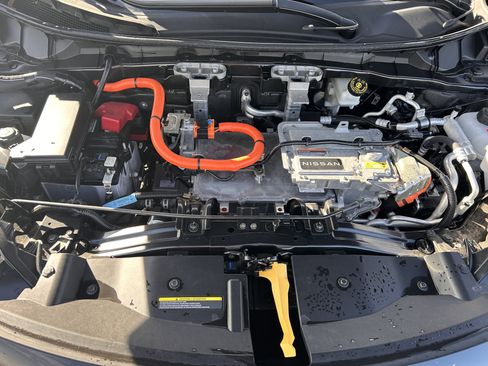 Used 2023 Nissan Ariya FWD image 9