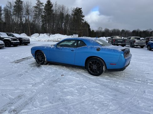 Used 2023 Dodge Challenger SXT w/ Plus Package image 5